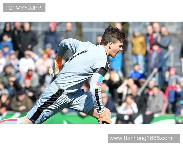 身高一米八五的足球明星如何在绿茵场上展现非凡魅力与实力